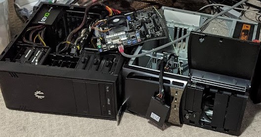 a very messy computer setup